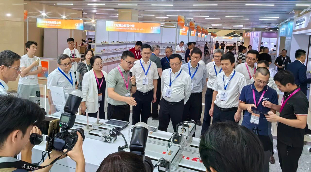 諸暨襪博會(huì)精彩回顧 | 睿能以智能科技引領(lǐng)針織產(chǎn)業(yè)新未來(圖2) 諸暨襪博會(huì)精彩回顧 | 睿能以智能科技引領(lǐng)針織產(chǎn)業(yè)新未來(圖2)